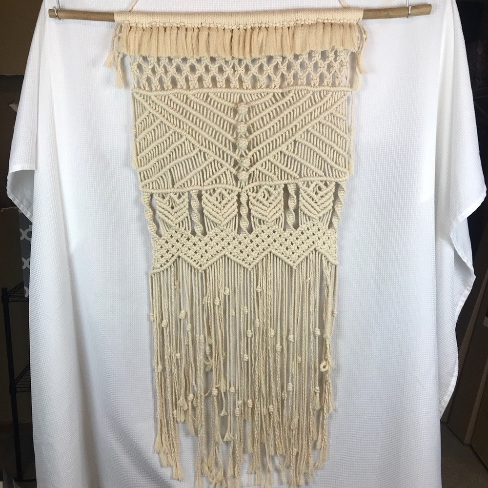 Large macrame wall hanging - Picture 4 of 4